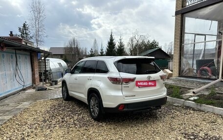 Toyota Highlander III, 2014 год, 2 700 000 рублей, 8 фотография