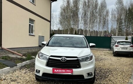 Toyota Highlander III, 2014 год, 2 700 000 рублей, 10 фотография