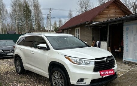 Toyota Highlander III, 2014 год, 2 700 000 рублей, 11 фотография