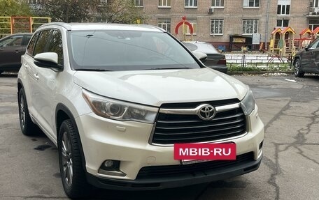 Toyota Highlander III, 2014 год, 2 700 000 рублей, 7 фотография