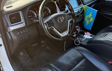 Toyota Highlander III, 2014 год, 2 700 000 рублей, 19 фотография