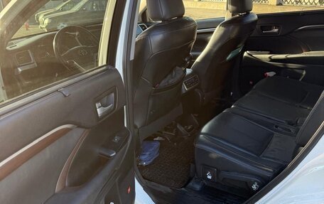 Toyota Highlander III, 2014 год, 2 700 000 рублей, 20 фотография