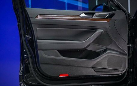 Volkswagen Passat B8 рестайлинг, 2019 год, 2 305 000 рублей, 15 фотография