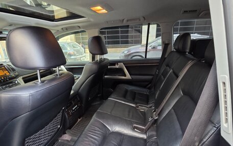 Toyota Land Cruiser 200, 2011 год, 2 700 000 рублей, 9 фотография