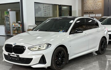 BMW 1 серия, 2022 год, 1 900 000 рублей, 3 фотография