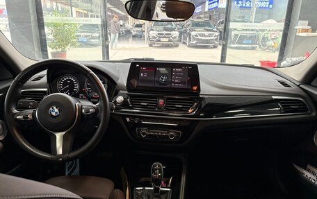 BMW 1 серия, 2022 год, 1 900 000 рублей, 8 фотография