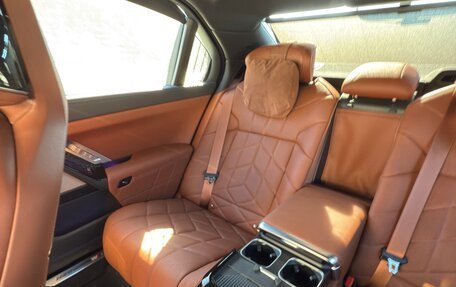 BMW 7 серия, 2025 год, 13 790 000 рублей, 16 фотография