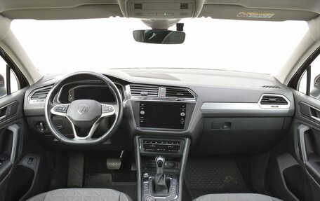 Volkswagen Tiguan II, 2021 год, 3 199 000 рублей, 9 фотография