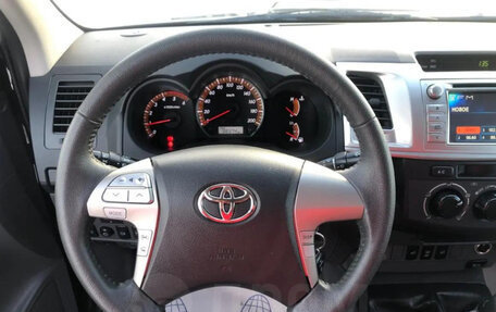 Toyota Hilux VII, 2012 год, 1 799 000 рублей, 6 фотография