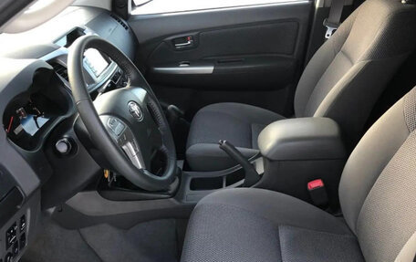 Toyota Hilux VII, 2012 год, 1 799 000 рублей, 5 фотография