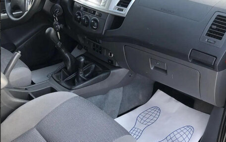 Toyota Hilux VII, 2012 год, 1 799 000 рублей, 9 фотография