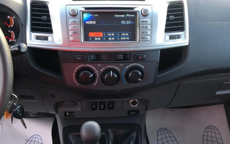 Toyota Hilux VII, 2012 год, 1 799 000 рублей, 8 фотография