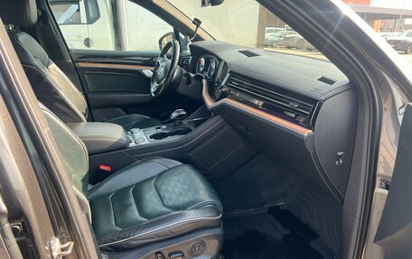 Volkswagen Touareg III, 2020 год, 5 700 000 рублей, 8 фотография