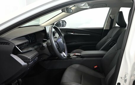 Toyota Camry, 2024 год, 4 200 000 рублей, 8 фотография