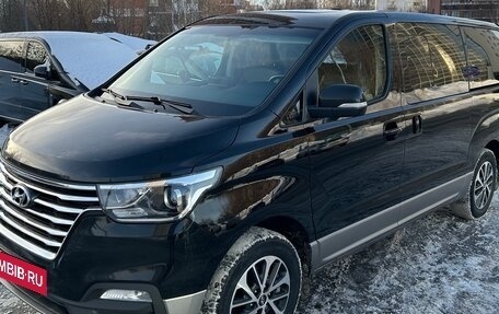 Hyundai Grand Starex Grand Starex I рестайлинг 2, 2020 год, 4 450 000 рублей, 3 фотография