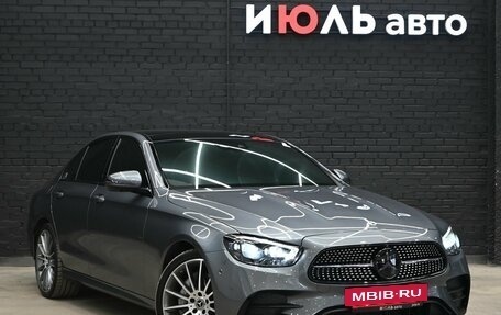 Mercedes-Benz E-Класс, 2020 год, 6 250 000 рублей, 3 фотография