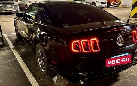 Ford Mustang VI рестайлинг, 2012 год, 2 500 000 рублей, 4 фотография