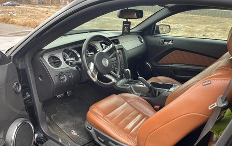 Ford Mustang VI рестайлинг, 2012 год, 2 500 000 рублей, 15 фотография