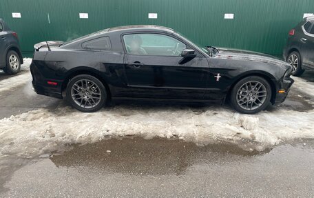 Ford Mustang VI рестайлинг, 2012 год, 2 500 000 рублей, 21 фотография