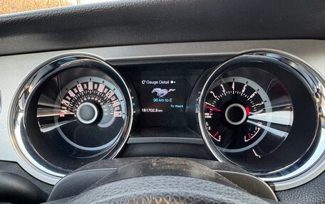 Ford Mustang VI рестайлинг, 2012 год, 2 500 000 рублей, 16 фотография