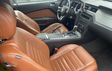 Ford Mustang VI рестайлинг, 2012 год, 2 500 000 рублей, 18 фотография