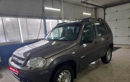 Chevrolet Niva I рестайлинг, 2016 год, 595 000 рублей, 1 фотография