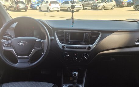 Hyundai Solaris II рестайлинг, 2017 год, 1 200 000 рублей, 10 фотография