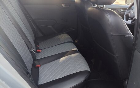 Hyundai Solaris II рестайлинг, 2017 год, 1 200 000 рублей, 9 фотография