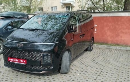 Hyundai Staria, 2021 год, 4 250 000 рублей, 2 фотография