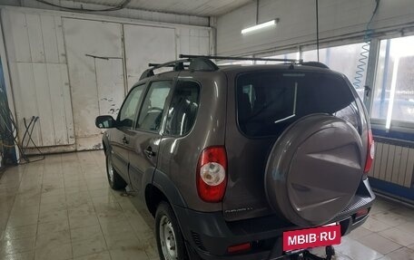 Chevrolet Niva I рестайлинг, 2016 год, 595 000 рублей, 3 фотография