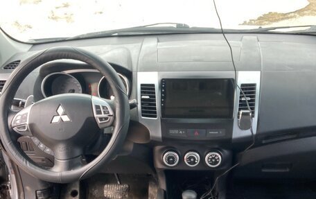 Mitsubishi Outlander III рестайлинг 3, 2008 год, 1 050 000 рублей, 8 фотография