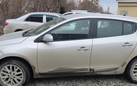 Renault Megane III, 2015 год, 900 000 рублей, 2 фотография