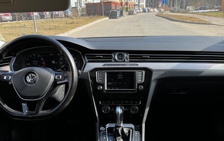 Volkswagen Passat B8 рестайлинг, 2017 год, 1 650 000 рублей, 10 фотография