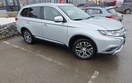 Mitsubishi Outlander III рестайлинг 3, 2016 год, 1 875 000 рублей, 5 фотография