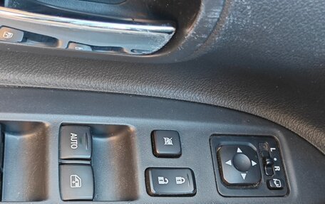 Mitsubishi Outlander III рестайлинг 3, 2016 год, 1 875 000 рублей, 16 фотография