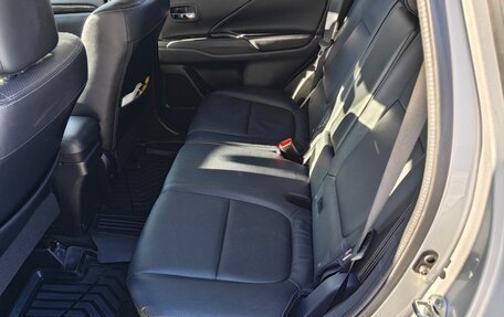 Mitsubishi Outlander III рестайлинг 3, 2016 год, 1 875 000 рублей, 9 фотография