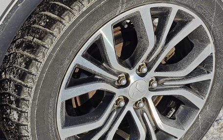 Mitsubishi Outlander III рестайлинг 3, 2016 год, 1 875 000 рублей, 20 фотография