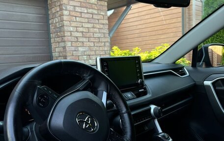 Toyota RAV4, 2020 год, 4 000 000 рублей, 8 фотография