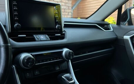 Toyota RAV4, 2020 год, 4 000 000 рублей, 9 фотография