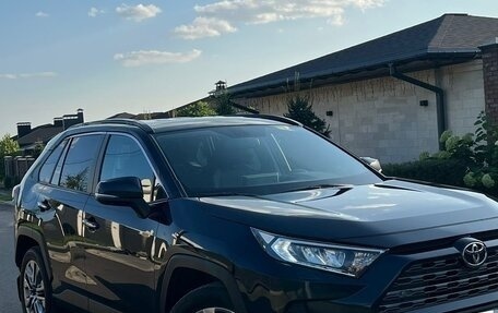 Toyota RAV4, 2020 год, 4 000 000 рублей, 4 фотография