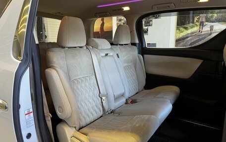 Toyota Vellfire II, 2019 год, 4 300 000 рублей, 14 фотография