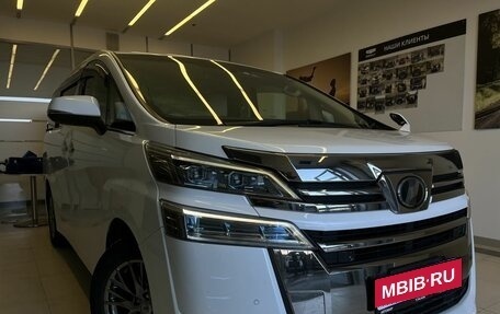 Toyota Vellfire II, 2019 год, 4 300 000 рублей, 2 фотография