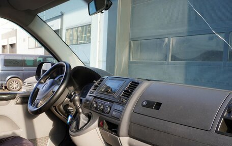 Volkswagen Caravelle T5, 2011 год, 1 600 000 рублей, 10 фотография