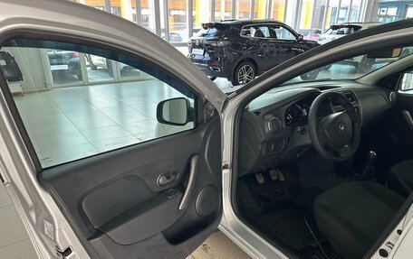 Renault Logan II, 2016 год, 668 000 рублей, 13 фотография