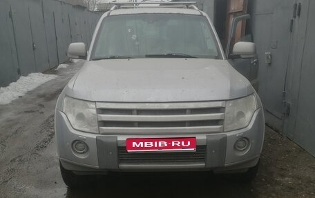 Mitsubishi Pajero IV, 2011 год, 2 000 000 рублей, 1 фотография