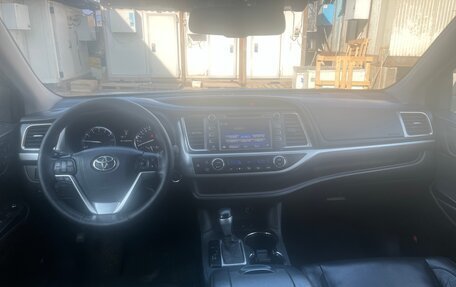 Toyota Highlander III, 2015 год, 2 650 000 рублей, 3 фотография