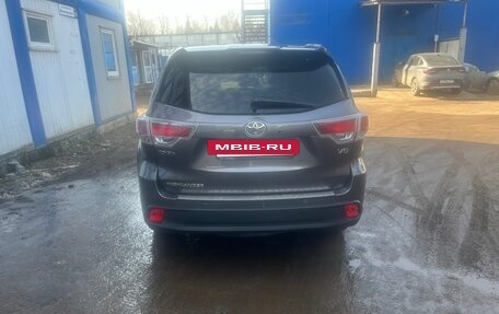 Toyota Highlander III, 2015 год, 2 650 000 рублей, 2 фотография