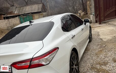 Toyota Camry, 2021 год, 2 200 000 рублей, 3 фотография