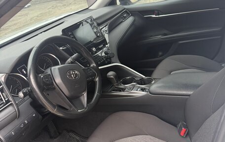 Toyota Camry, 2021 год, 2 200 000 рублей, 8 фотография