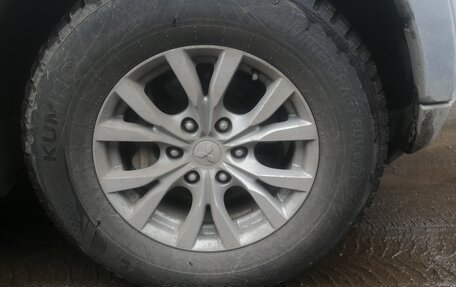 Mitsubishi Pajero IV, 2011 год, 2 000 000 рублей, 4 фотография